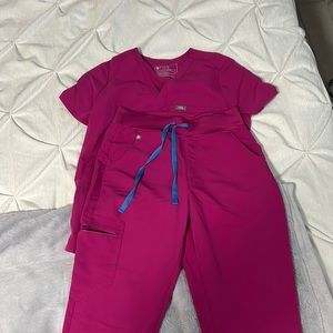 Figs Scrub Set-Rasberry